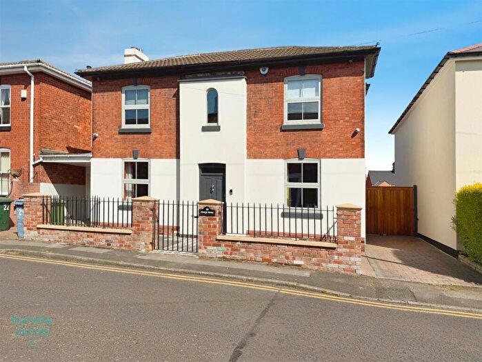 3 Bedroom Detached House For Sale In George Street, Worksop, S80
