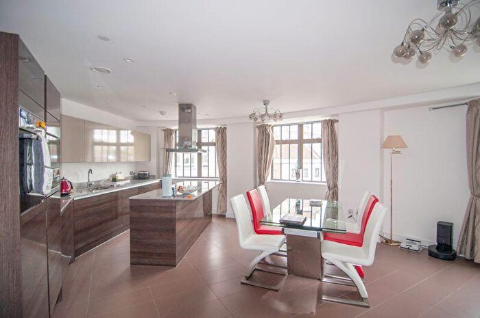 2 Bedroom Apartment To Rent In Electricity House, Bristol, BS1