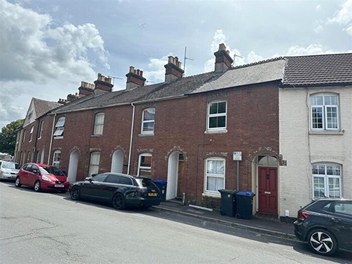 3 Bedroom Terraced House To Rent In Tollgate Road, Salisbury, SP1