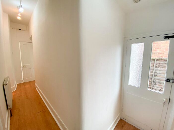 3 Bedroom Terraced House For Sale In Woodville Road, London, E18