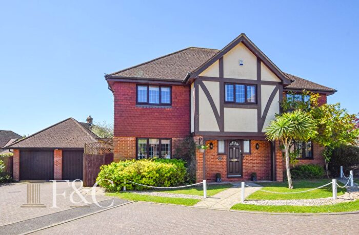 5 Bedroom Detached House For Sale In Richardson Crescent, West Cheshunt, EN7