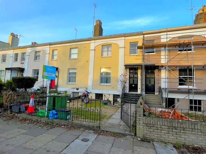 2 Bedroom Flat To Rent In Garden Flat Bath Road Cheltenham, GL53