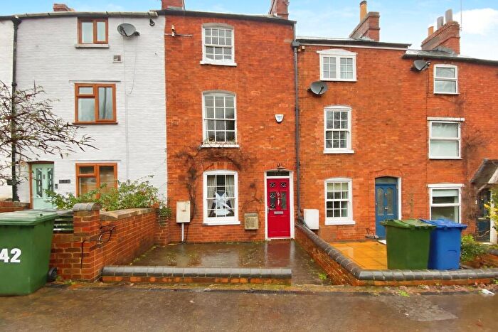 4 Bedroom Terraced House To Rent In Broughton Road, Banbury, Oxfordshire, OX16