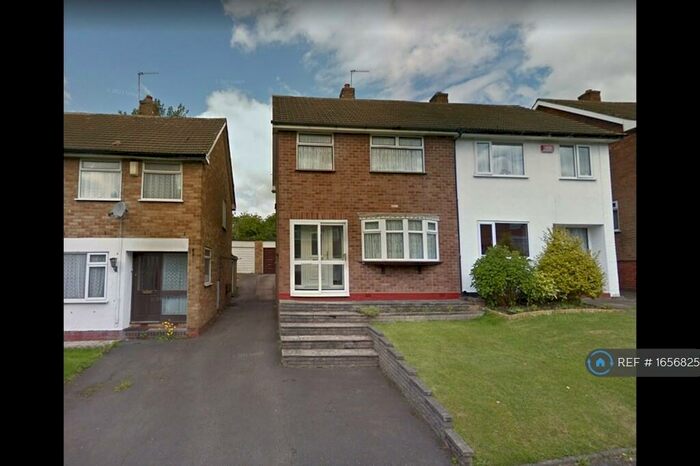3 Bedroom Semi-Detached House To Rent In Leamount Drive, Birmingham, B44