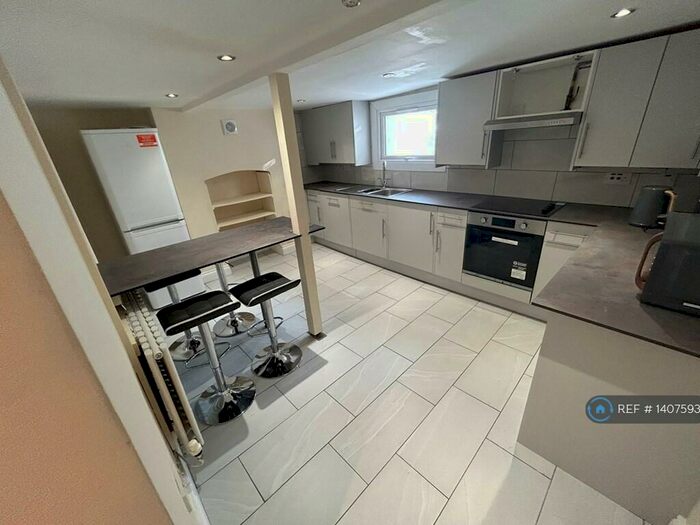 5 Bedroom Terraced House To Rent In St. Georges Street, Cheltenham, GL50