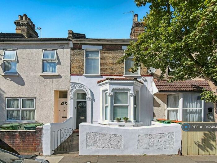 1 Bedroom Flat To Rent In Richford Road, London, E15
