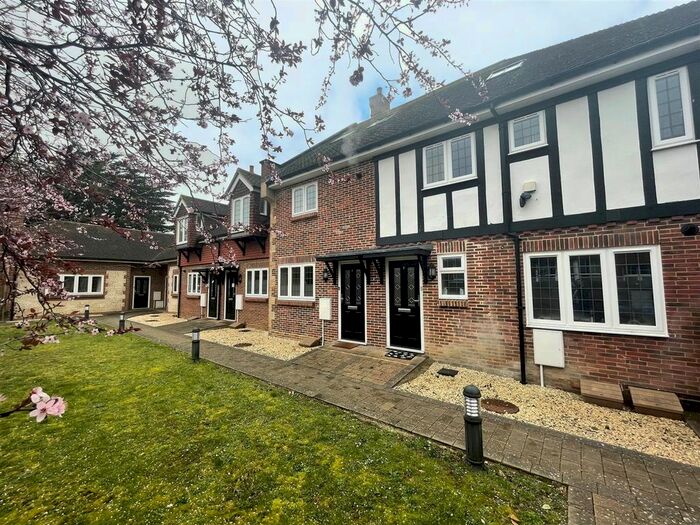 3 Bedroom Property To Rent In Tudor Gardens, Mill Road, Worthing, BN11