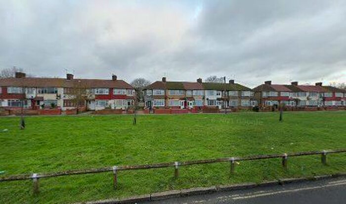 1 Bedroom Flat To Rent In North Hyde Lane, Southall, UB2