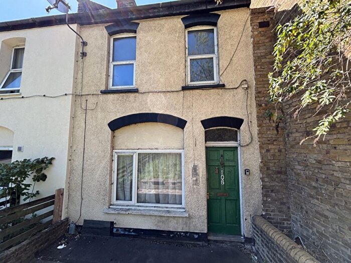 1 Bedroom Flat To Rent In Chatham Hill, Chatham, ME5