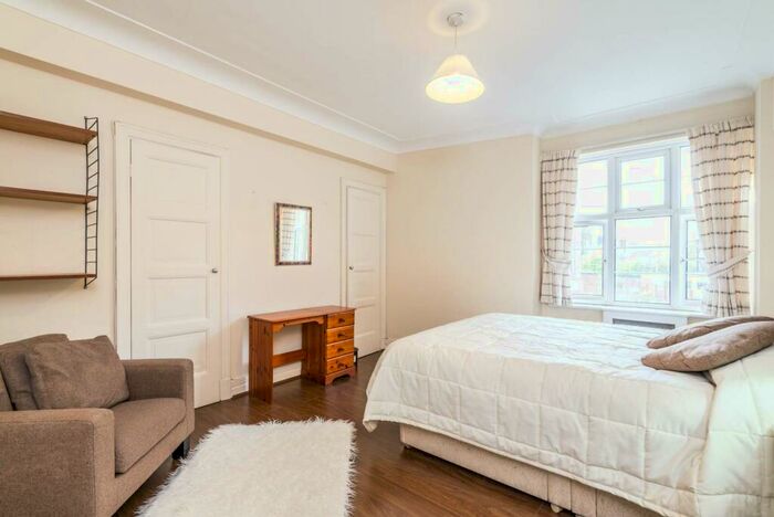 2 Bedroom Flat To Rent In College Crescent, Swiss Cottage, London, NW3