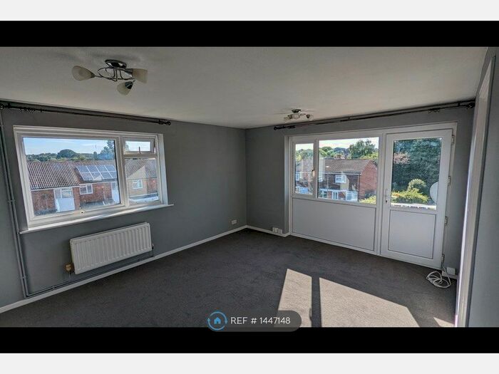 1 Bedroom Flat To Rent In Meldrum Close, Orpington, BR5