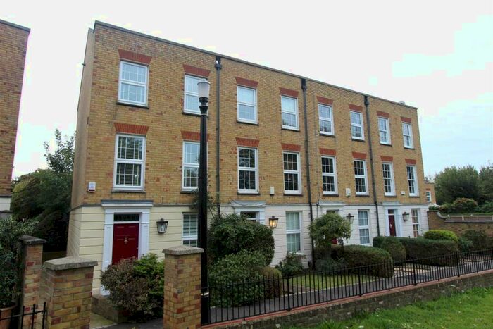 4 Bedroom End Of Terrace House To Rent In Cornworthy, Shoeburyness, SS3