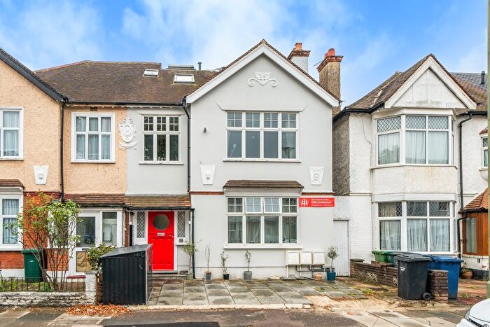 2 Bedroom Flat To Rent In Hayes Crescent, London, NW11