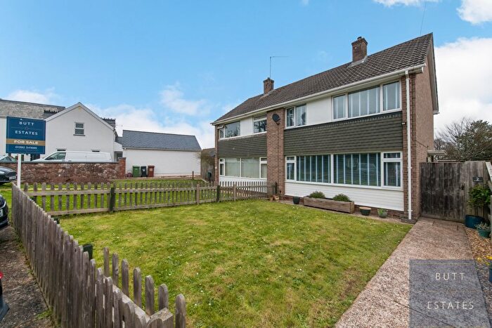 3 Bedroom Semi Detached House For Sale In Newlands Close, Exeter, EX2