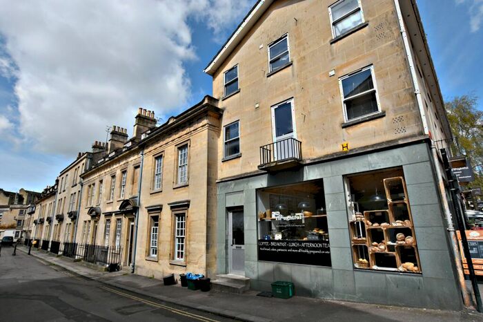 1 Bedroom Flat To Rent In Beauford Square, BA1