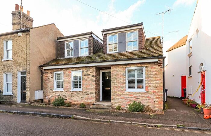 3 Bedroom Detached House For Sale In Springfield Road, Cambridge, CB4