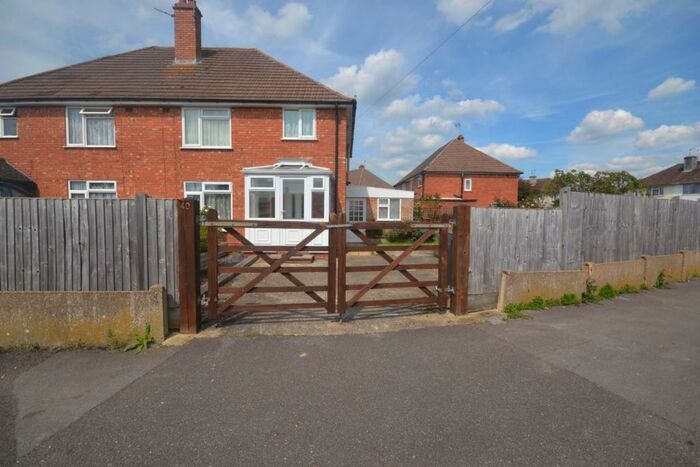 3 Bedroom Semi-Detached House To Rent In Foxhays Road, Reading, RG2