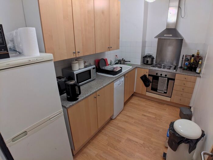 1 Bedroom Flat To Rent In Carmoor Road, Manchester, M13