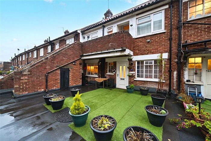 2 Bedroom Maisonette For Sale In High Street, Orpington, BR6