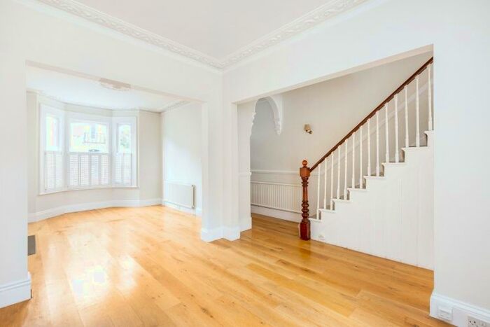 4 Bedroom Flat To Rent In Hartismere Road, London, SW6