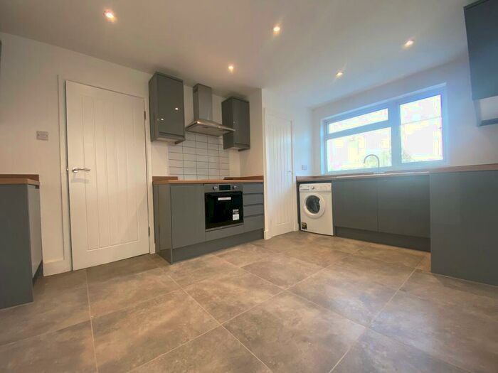 3 Bedroom House To Rent In Eldred Drive, Orpington, BR5