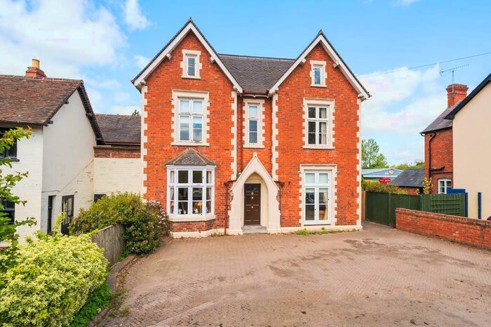 4 Bedroom Detached House For Sale In Leominster, Herefordshire, HR6