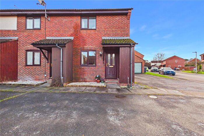 2 Bedroom End Of Terrace House For Sale In Alderfield Close, Theale, Reading, Berkshire, RG7