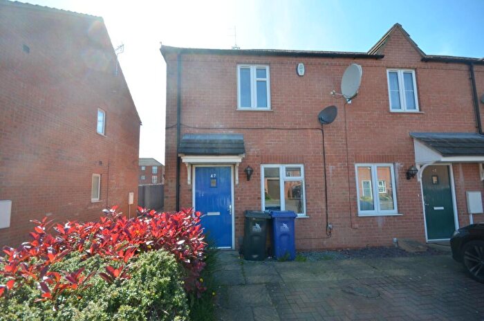2 Bedroom End Of Terrace House To Rent In Danes Close, Grimsby, DN32