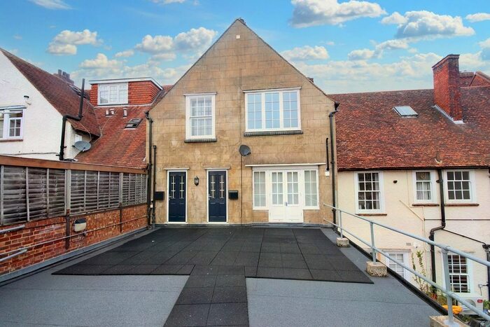 2 Bedroom Flat To Rent In Leys Avenue, Letchworth Garden City, SG6