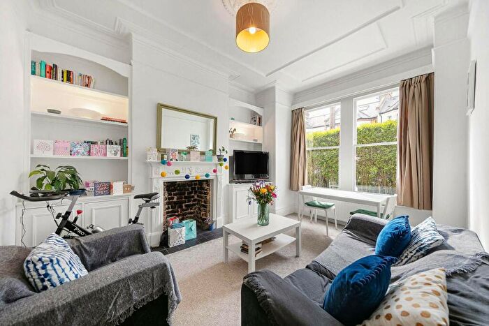 2 Bedroom Flat To Rent In Rudloe Road, Balham, London, SW12