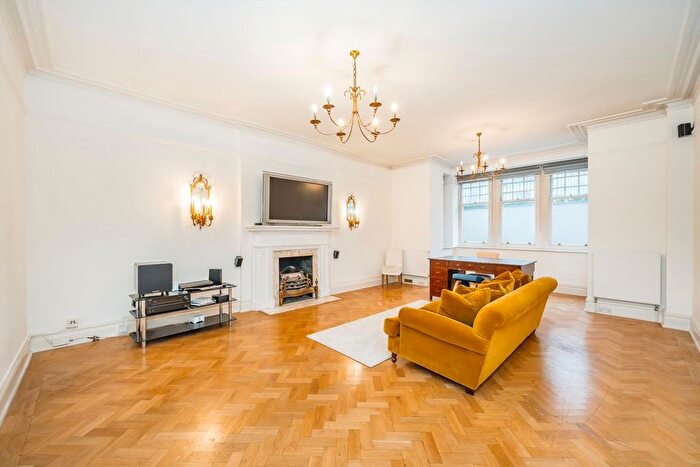 2 Bedroom Flat To Rent In Queen's Gate, South Kensington, SW7