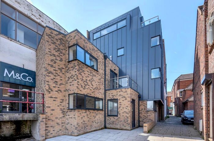 2 Bedroom Semi Detached House To Rent In Locks Yard, High Street, Sevenoaks, TN13