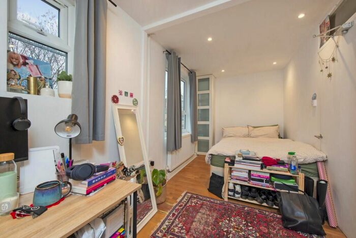 3 Bedroom Flat To Rent In Holloway Road, Holloway, N7