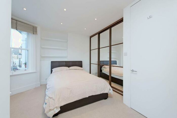 2 Bedroom Maisonette To Rent In Burnaby Street, Chelsea, London, SW10