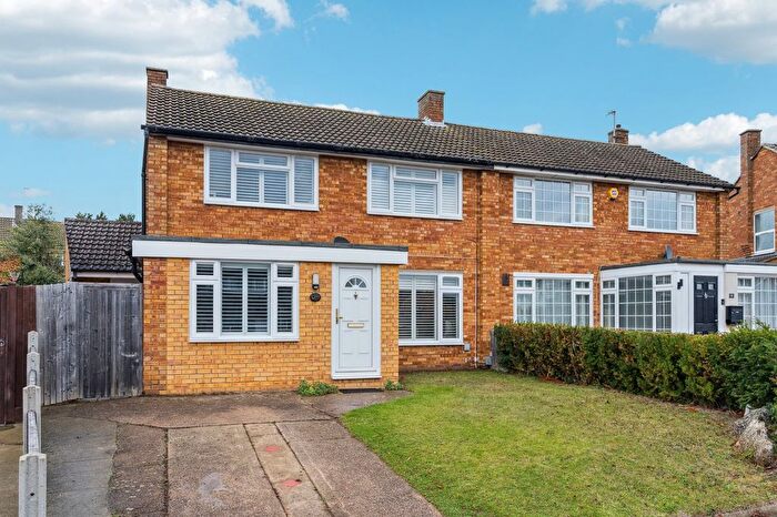 3 Bedroom Semi-Detached House For Sale In Gainsford Crescent, Hitchin, SG4