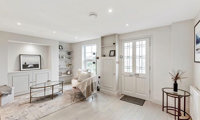 1 Bedroom Flat For Sale In Model Cottages, London, W13