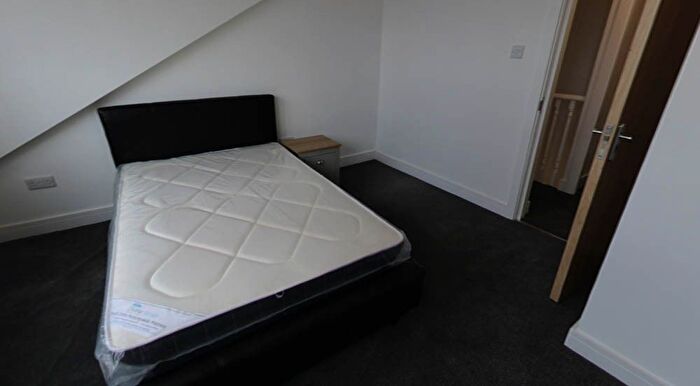 6 Bedroom Semi Detached House To Rent In Royal Park Avenue, Leeds, LS6