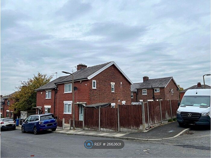 3 Bedroom Semi-detached House To Rent In King Street, Radcliffe, Manchester, M26