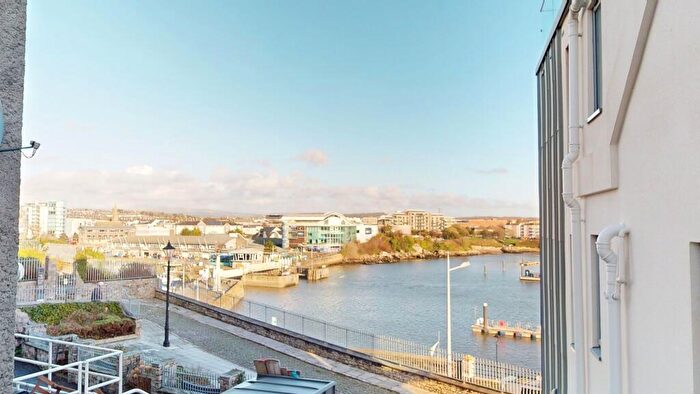 3 Bedroom Terraced House For Sale In Lambhay Hill, Plymouth, PL1