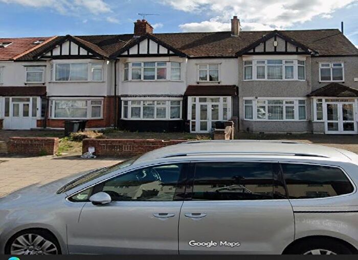 4 Bedroom Terraced House To Rent In Cranbrook Road, Ilford, London, IG2