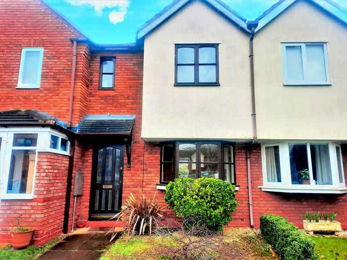 2 Bedroom Property To Rent In Manor Rise, Lichfield, WS14