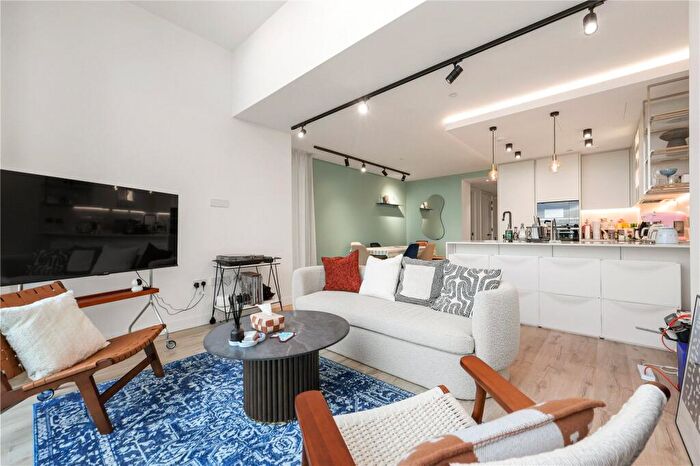 2 Bedroom Apartment To Rent In Bollinder Place, EC1V