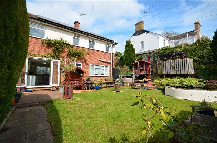 3 Bedroom Semi Detached House For Sale In Marshalls Road, Raunds, Northamptonshire, NN9