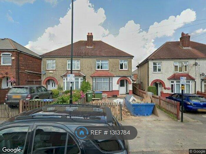3 Bedroom Semi-Detached House To Rent In Violet Road, Southampton SO16