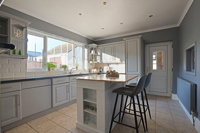 4 Bedroom Detached Bungalow For Sale In North Street, Owston Ferry, Doncaster, DN9