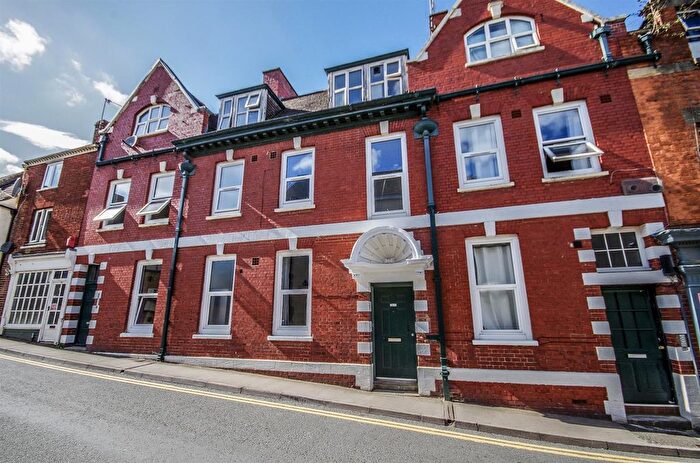 1 Bedroom Flat To Rent In Long St, Dursley, GL11