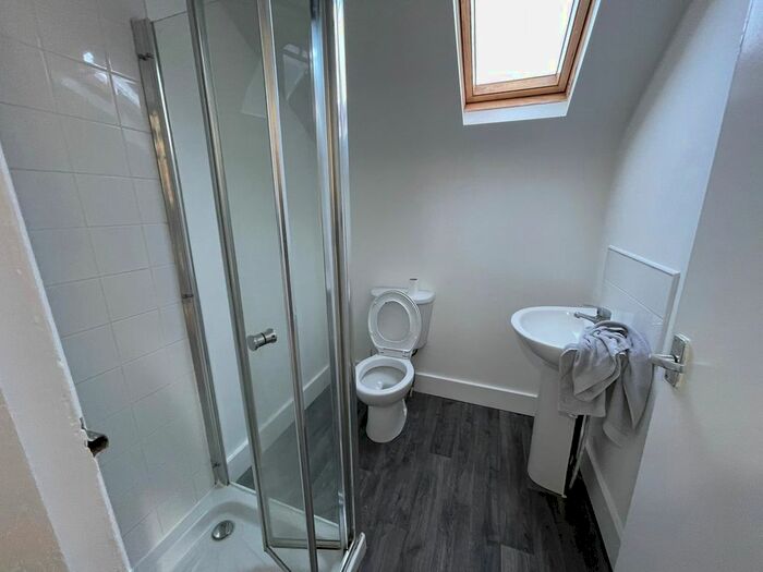 2 Bedroom Flat For Sale In Fortune Gate Road, Harlesden, London, NW10