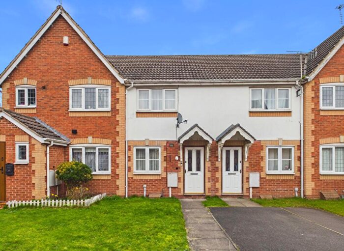 2 Bedroom Town House For Sale In Field Maple Drive, Nottingham, NG7