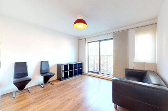 1 Bedroom Flat For Sale In Chapter House, London, E2