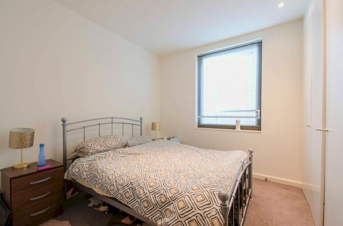 2 Bedroom Flat To Rent In Camberwell Passage, Camberwell, London, SE5